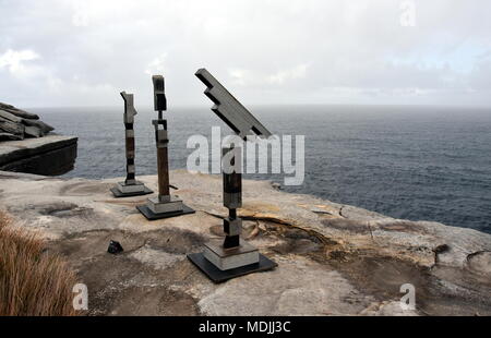 Sydney, Australien - 27.Oktober 2017. Anthony Battaglia: Vogel Geometrie. Skulptur am Meer entlang der Bondi, Coogee Spaziergang entlang der Küste ist der weltweit größte Stockfoto