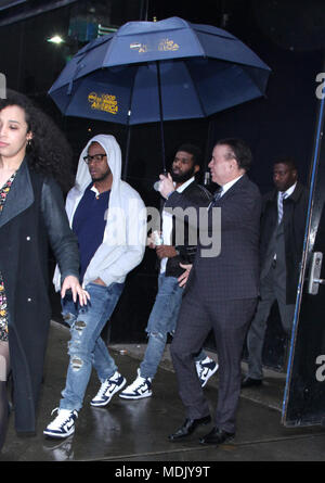 New York, NY, USA. 19 Apr, 2018. Donte Robinson und Rashon Nelson bei Good Morning America, die nach ihrem Interview über sein an Starbuck in Downtown Philadelphia verhaftet letzte Woche und Hausfriedensbruch vorgeworfen, während sie darauf warten, auf einer Konferenz, die Sie gehofft hatten, würde Ihr Leben ändern. April 19, 2018. New York City. Credit: Rw/Medien Punch/Alamy leben Nachrichten Stockfoto