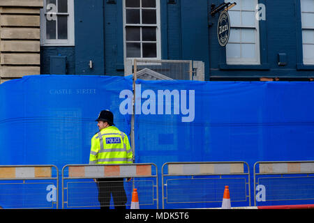 Salisbury 20 April 2018 neue, dauerhafte, Hindernisse sind rund um die Absperrungen in Salisbury city center gestellt werden, wie die Dekontamination Schritte nach dem novichok Nerv agent Vergiftung der Spion Sergei Skripal seine Tochter Julia Credit Paul Chambers Alamy leben Nachrichten Stockfoto