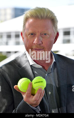 20 April 2018, Germany, München: Der ehemalige Tennisstar Boris Becker nimmt an einer Pressekonferenz der Eurosport-Kanal. Becker hat seinen Vertrag verlängert und wird weiterhin als Eurosport Co - Kommentator zu arbeiten. Foto: Peter Kneffel/dpa Stockfoto