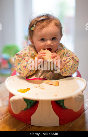 Baby geführt Entwöhnung Stockfoto