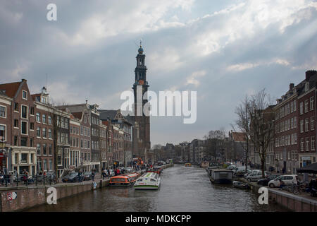 Amsterdam, Niederlande - 14 April 2018 Westerkerk und Prinsengracht, Amsterdam, Niederlande Stockfoto