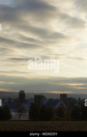 Farm Country in der Morgendämmerung, Lancaster County, Pennsylvania, USA Stockfoto