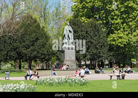 Die Schiller-Denkmal in der Taunusanlage, Frankfurt, Deutschland Stockfoto