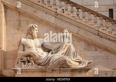 Statue des Tiber Gott auf dem Capitol Square, Piazza del Campidoglio, Rom, Latium, Italien Stockfoto