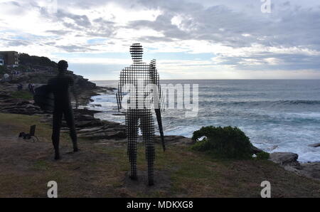 Sydney, Australien - 29.Oktober 2017. April Kiefer: Reise. Skulptur am Meer entlang der Bondi, Coogee Spaziergang entlang der Küste ist der weltweit größte freie in den Pub Stockfoto