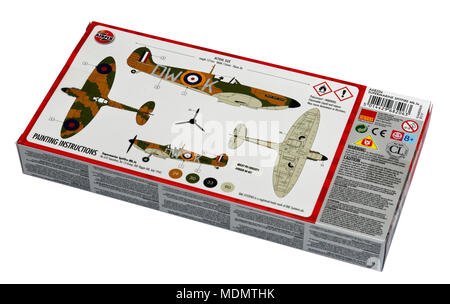 Ein italeri Model airplane Kit - der Klassiker 1/76 Spitfire Stockfoto