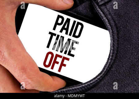 Handschrift text zahlende Zeit weg. Begriff Sinne Ferienhäuser mit vollständiger Zahlung Ferienhäuser ruhenden Heilung Mobile Bildschirm in der Hand Jea Holding geschrieben Stockfoto