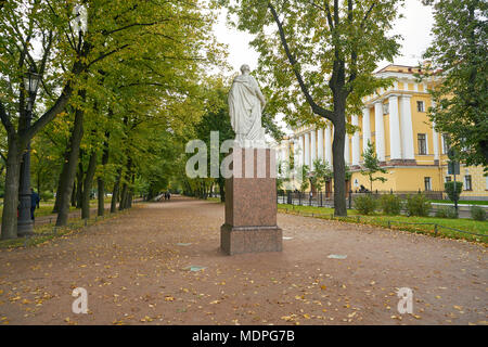 Sankt Petersburg - ca. Oktober 2017: Sankt Petersburg urbane Landschaft bei Tag. Stockfoto