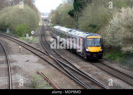 Cross Country Klasse 170 Diesel Zug am Wasser Orton, Warwickshire, England, Großbritannien Stockfoto