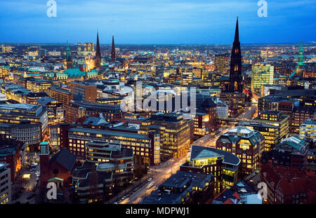 Hamburg, Deutschland; Blick über die Stadt von der St. Michael Kirche Turm Stockfoto