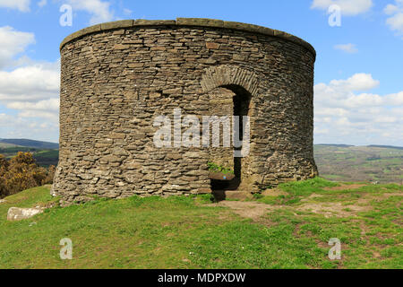 Billy Wynt auf dem Graig, Llantrisant, South Wales, UK. Dieser Stein Turm kann auf dem höchsten Punkt in Llantrisant gefunden werden. Stockfoto