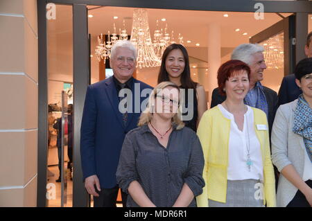 Winfried Stoecker und seine Frau Lei Zhu Modehaus bin postlatz Goerlitz Stockfoto