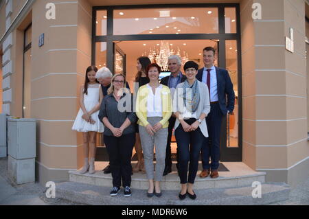 Winfried Stoecker und seine Frau Lei Zhu Modehaus bin postlatz Goerlitz Stockfoto