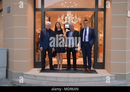 Winfried Stoecker und seine Frau Lei Zhu Modehaus bin postlatz Goerlitz Stockfoto