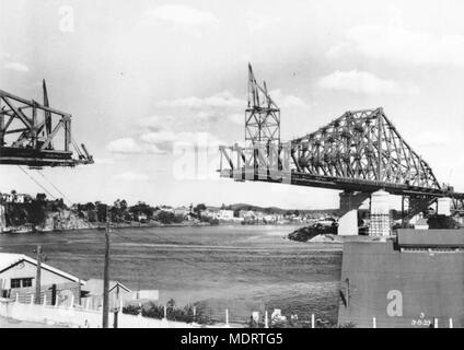 Story Bridge in Brisbane im Bau, 1939. Lage: Brisbane, Queensland, Australien Stockfoto