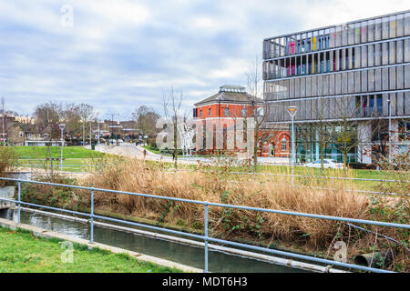 Die neuen River Village, das Entwicklung in Hornsey, nördlich von London, Großbritannien, neben dem neuen Fluss Stockfoto