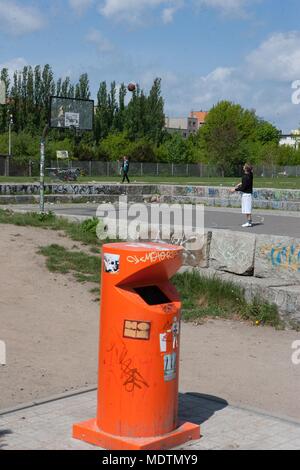 Deutschland, Berlin, Prenzlauer Berg, Mauer Park, in den Ruinen der Berliner Mauer, öffentlichen Garten, Stockfoto