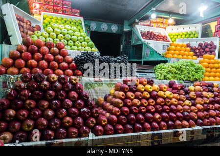 Obst indischen Straße Shop. Port Blair Andamanen und Nikobaren. Indien. 25. Januar 2018 Stockfoto