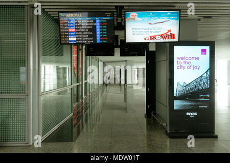 KOLKATA, INDIEN - 26. Januar 2018. Das neue Terminal der Ankunftshalle des Netaji Subhash Chandra Bose International Airport in Kolkata, West Bengal, Indien Stockfoto