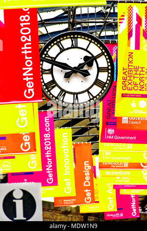 Newcastle Central Station clock und große Ausstellung des Nordens Poster Stockfoto