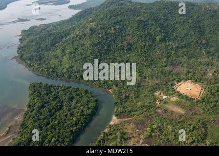 Luftaufnahme von Pykararakre Dorf Kayapo ethnische Gruppe in den Xingu River Bank Stockfoto