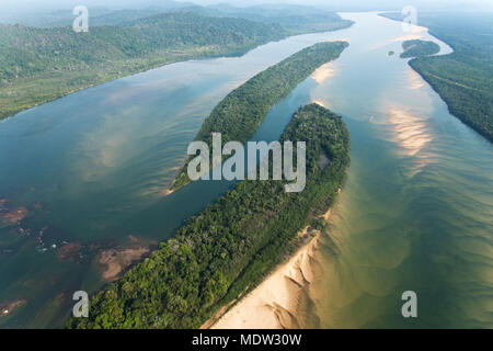 Luftaufnahme des Xingu River in der Zeit der Ebbe Stockfoto