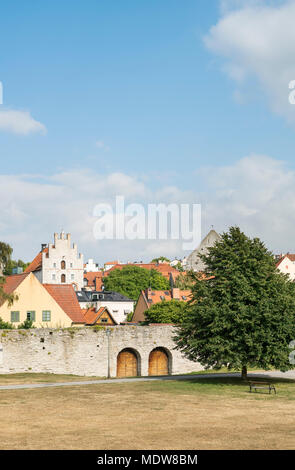Der Park Almedalen in Visby, Gotland, Schweden, Skandinavien. Stockfoto