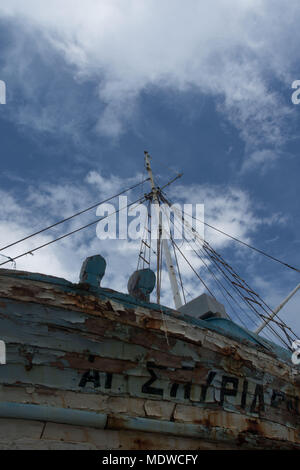 Auf hölzernen Schiff auf Reparatur, Polis, Zypern Stockfoto