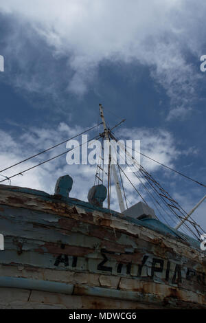 Auf hölzernen Schiff auf Reparatur, Polis, Zypern Stockfoto