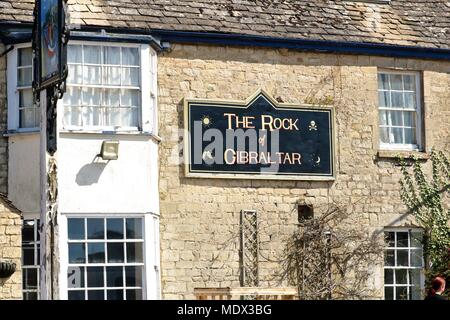 "Die Felsen von Gibraltar 'pub/Public House schön in der Sonne bei Enslow Wharf, Bletchingdon, Oxfordshire, Großbritannien Stockfoto