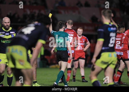 20. April 2018, AJ Bell Stadium, Manchester, England; Betfred Super League Rugby, Salford Roten Teufel v Wakefield Trinity; Reece Lyne von Wakefield Trinity erhält eine gelbe Karte für einen professionellen foul Credit: Aktuelles Bilder/Alamy leben Nachrichten Stockfoto