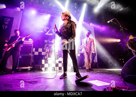 Norwegen, Oslo. April 2018 20. Die Englische ska Band The Selecter führt ein Live Konzert am Rockefeller in Oslo. Hier Sängerin Pauline Schwarz gesehen wird live auf der Bühne mit Arthur Hendrickson. (Foto: Gonzales Foto - Terje Dokken). Credit: Gonzales Foto/Alamy leben Nachrichten Stockfoto