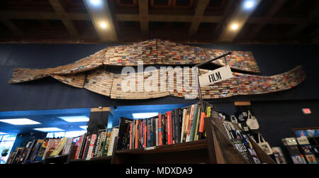Los Angeles, USA. 19 Apr, 2018. Bücher sind an die letzte Buchhandlung in Los Angeles, USA, 19. April 2018 gesehen. Credit: Li Ying/Xinhua/Alamy leben Nachrichten Stockfoto