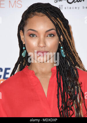 Beverly Hills, CA, USA. April 2018. 20. April 2018 - Beverly Hills, Kalifornien - Logan Browning. 25. Jährliches Rennen zum Löschen von MS Gala im Beverly Hilton Hotel Fotogutschein: Birdie Thompson/AdMedia Stockfoto