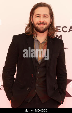 NEW YORK, NY - 20. April: Michael Angarano besucht' In der Beziehung "Screening während des Tribeca Film Festival 2018 in der SVA Theater am 20. April 2018 in New York City. Credit: Ron Adar/Alamy leben Nachrichten Stockfoto