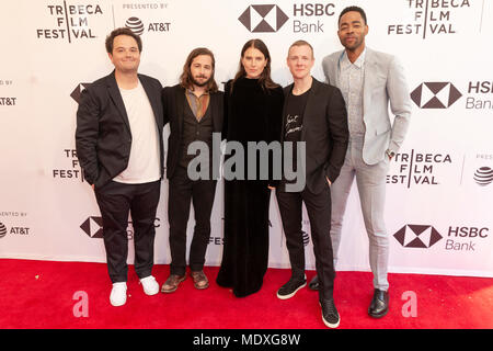 NEW YORK, NY - 20. April: Sam Boyd, Michael Angarano, Dree Hemingway, Patrick Gibson, Jay Ellis "In einer Beziehung" Screening während des Tribeca Film Festival 2018 in der SVA Theater am 20. April 2018 in New York City besuchen. Credit: Ron Adar/Alamy leben Nachrichten Stockfoto