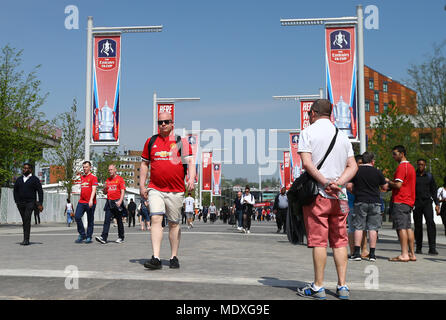 London, Großbritannien. 21. April 2018. London, Großbritannien. 21. April 2018. Manchester United Fans vor der FA Cup Semi Finale zwischen Manchester United und Tottenham Hotspur im Wembley Stadium am 21. April 2018 in London, England. (Foto von Leila Coker/phcimages.com) Credit: PHC Images/Alamy Live News Credit: PHC Images/Alamy Live News Credit: PHC Images/Alamy Live News Credit: PHC Images/Alamy leben Nachrichten Stockfoto