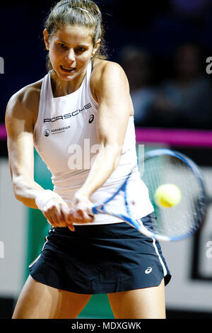 Stuttgart, 21. April 2018. Deutsche Tennisspielerin Julia Goerges in Aktion während der Fed Cup Halbfinale. Credit: Frank Molter/Alamy leben Nachrichten Stockfoto