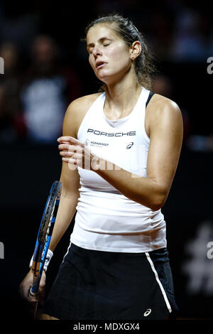 Stuttgart, 21. April 2018. Deutsche Tennisspielerin Julia Goerges in Aktion während der Fed Cup Halbfinale. Credit: Frank Molter/Alamy leben Nachrichten Stockfoto