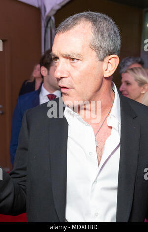 NEW YORK, NY - 20. April: Antonio Banderas nimmt an den National Geographic premiere Screening von 'Genius: Picasso" während des Tribeca Film Festival 2018 BMCC Tribeca PAC am 20. April 2018 in New York City. Credit: Ron Adar/Alamy leben Nachrichten Stockfoto