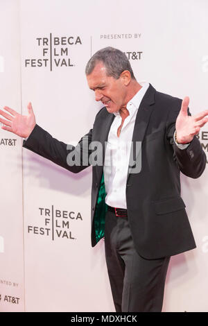 NEW YORK, NY - 20. April: Antonio Banderas nimmt an den National Geographic premiere Screening von 'Genius: Picasso" während des Tribeca Film Festival 2018 BMCC Tribeca PAC am 20. April 2018 in New York City. Credit: Ron Adar/Alamy leben Nachrichten Stockfoto