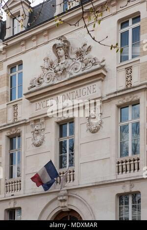 Paris, Rue Auguste Comte, Lycée Montaigne, Giebel Stockfoto