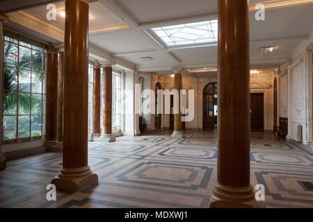 Paris, rue Auguste Comte, lycee Montaigne, Eingangshalle geöffnet auf dem Wintergarten, Stockfoto