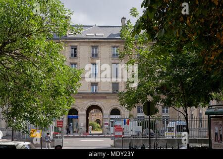 Paris, hopital Zapfen, vor square Edouard Vaillant, Stockfoto