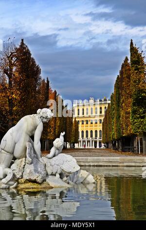 Venus Brunnen im Schloss Schönbrunn in Wien, Österreich Stockfoto