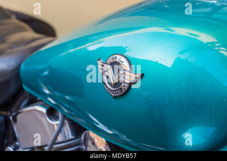 Samara, Russland - 19. Mai 2016: Das Emblem auf dem Tank von einem Motorrad Kawasaki close-up Stockfoto