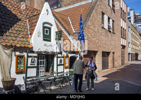 18. jahrhundert Huisje van Majutte/Haus der Majutte, der ehemalige Fischerhaus jetzt Museum - Café in der Küstenstadt Blankenberge, Westflandern, Belgien Stockfoto