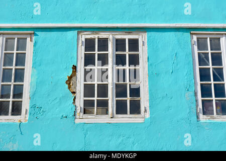 Karibik blau pastellfarbene Wände. Detail eines alten Gebäudes. Willemstad, Curaçao. Stockfoto