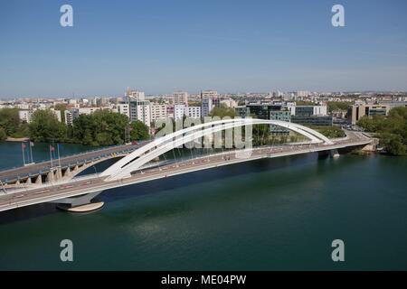 Frankreich, Lyon, Musée des Confluences, Architekt: Agence Coop Himmelb(l)au, Pont Raymond Barre, Pont Pasteur über die Rhône Stockfoto